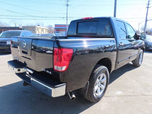Used 2012 Nissan Titan SV w/ SV Premium Utility Pkg image 4