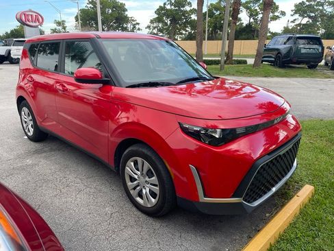 Used 2024 Kia Soul LX FWD image 13