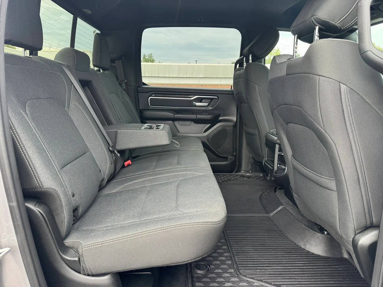 Used 2019 RAM 1500 4x4 Crew Cab image 14