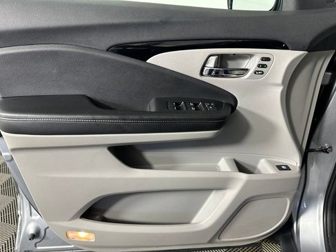 Used 2019 Honda Ridgeline RTL-E image 24
