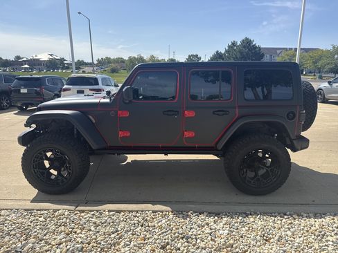 Used 2024 Jeep Wrangler Willys image 8