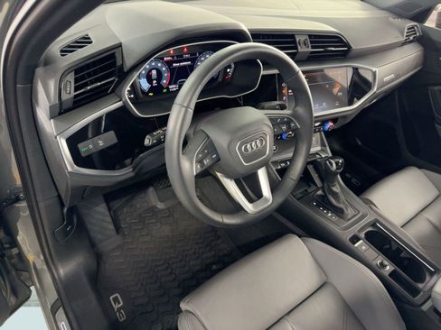 Used 2025 Audi Q3 2.0T Premium w/ Convenience Package image 4