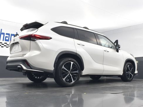 Used 2021 Toyota Highlander XSE AWD/4WD image 21