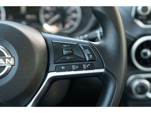 Used 2024 Nissan Sentra SV FWD image 9