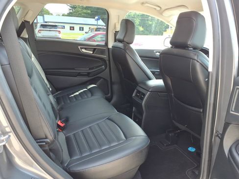 Used 2022 Ford Edge SEL AWD/4WD image 9
