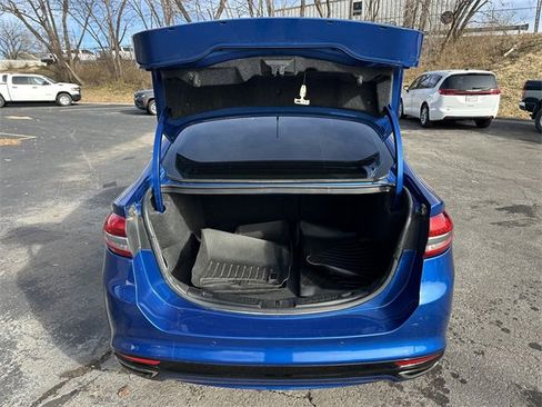 Used 2018 Ford Fusion Titanium image 9