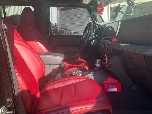 Used 2024 Jeep Wrangler Unlimited Rubicon 392 w/ Dual Top Group image 12