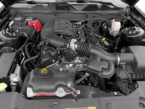 Used 2013 Ford Mustang GT Premium w/ Security Pkg RWD image 13