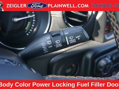 Used 2022 Jeep Wrangler Unlimited Sahara AWD/4WD image 27
