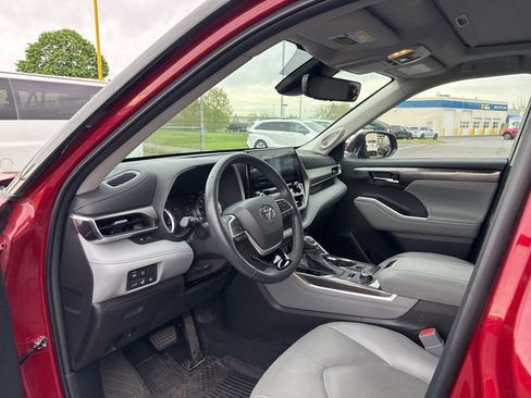 Used 2022 Toyota Highlander Limited AWD/4WD image 8