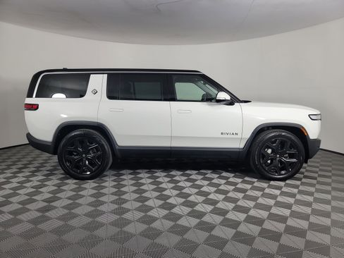 Used 2024 Rivian R1S Adventure image 6