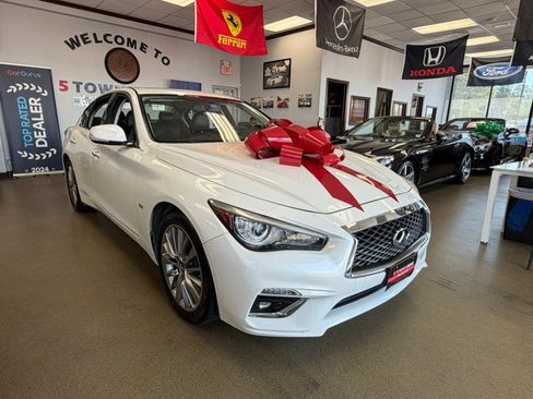 Used 2018 INFINITI Q50 Luxe AWD/4WD image 4