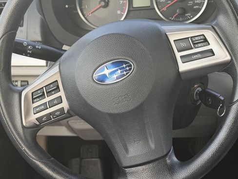 Used 2014 Subaru Forester 2.5i AWD/4WD image 9