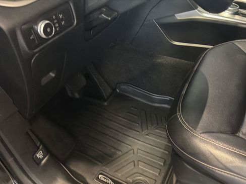 Used 2020 Ford Explorer XLT w/ Equipment Group 202A AWD/4WD image 23