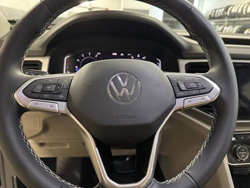 Used 2022 Volkswagen Atlas SE w/ Panoramic Sunroof Package image 7