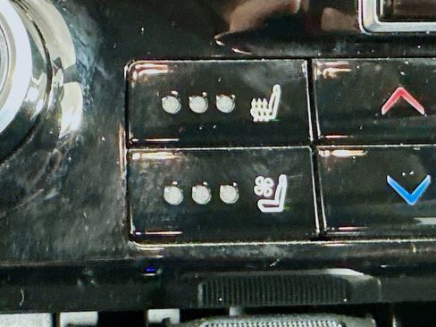 Used 2021 Toyota Highlander Limited image 21