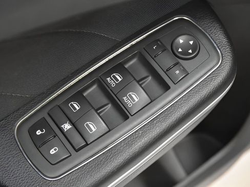 Used 2023 Dodge Charger GT image 12