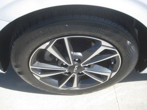 Used 2023 Kia Forte LXS w/ LXS Technology Package FWD image 8