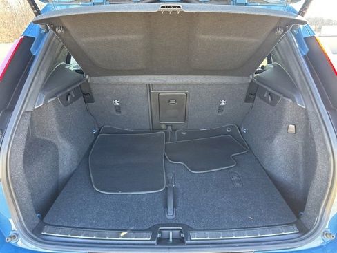 Certified 2025 Volvo XC40 B5 Plus image 34