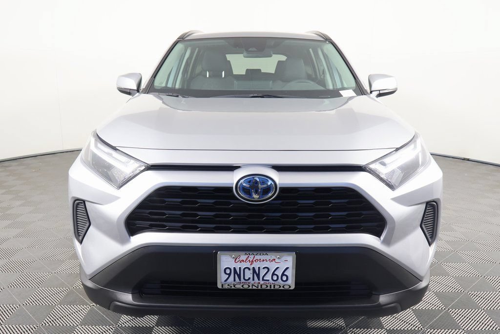 Used 2024 Toyota RAV4 XLE AWD/4WD image 2