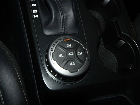 Used 2025 Ford Bronco Badlands AWD/4WD image 18