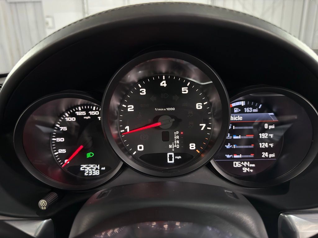 Used 2018 Porsche 718 Boxster RWD image 30
