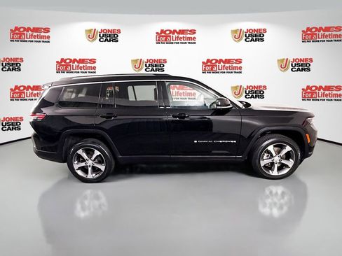 Used 2023 Jeep Grand Cherokee L Limited w/ Luxury Tech Group II image 18