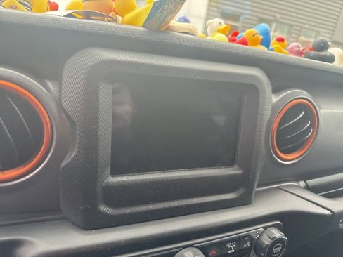 Used 2021 Jeep Gladiator Mojave w/ Cold Weather Group image 12