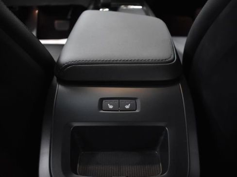 Used 2025 Volvo S60 B5 Core image 29