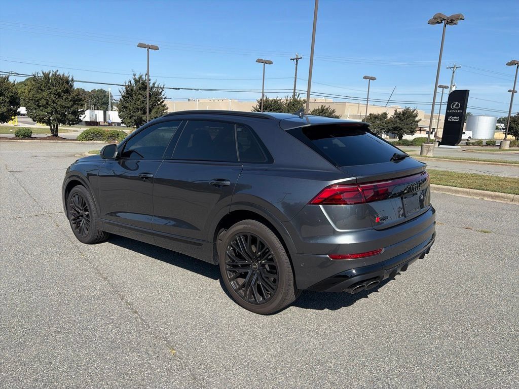 Used 2024 Audi SQ8 Prestige AWD/4WD image 2