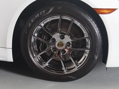 Used 2022 Porsche 718 Cayman RWD image 14
