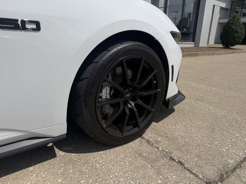 Used 2025 Ford Mustang GT RWD image 20