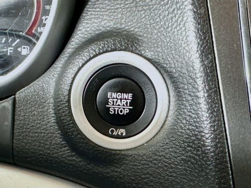 Used 2017 Dodge Journey SXT w/ Comfort/Convenience Group AWD/4WD image 24