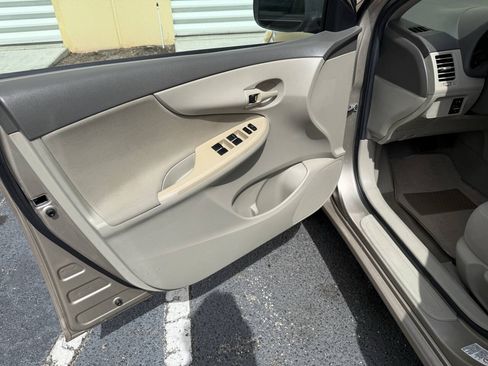 Used 2009 Toyota Corolla LE FWD image 11