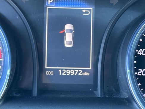 Used 2020 Toyota Camry SE image 25