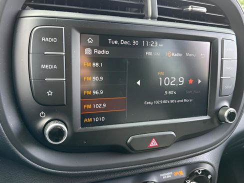 Used 2023 Kia Soul LX image 21