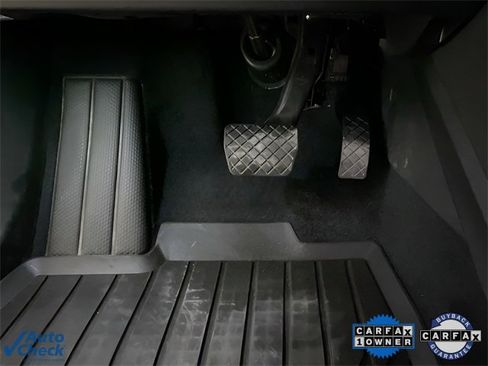 Used 2024 Audi Q4 e-tron Premium Plus image 34