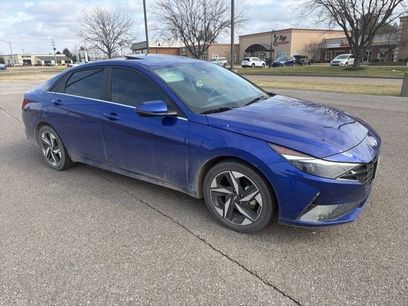 Used 2023 Hyundai Elantra Limited w/ Preferred Accessory Package