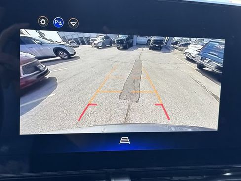 Used 2026 Chevrolet Equinox LT AWD/4WD image 15