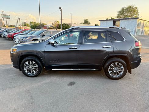 Used 2020 Jeep Cherokee Latitude Plus w/ Cold Weather Group AWD/4WD image 6