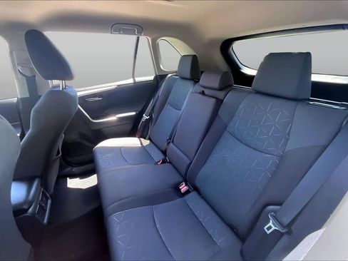 Used 2025 Toyota RAV4 XLE FWD image 20