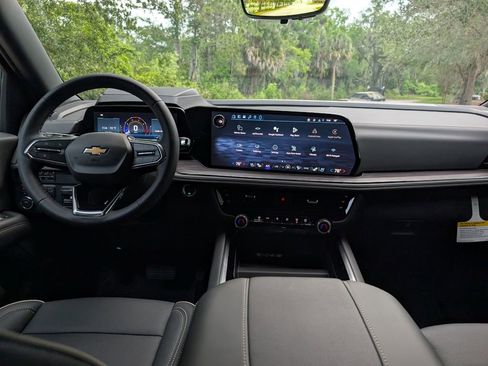 New 2026 Chevrolet Suburban Premier AWD/4WD image 13