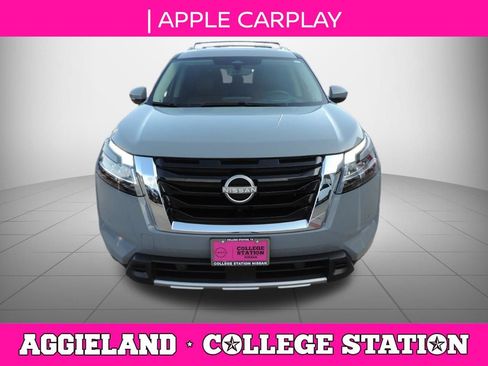Used 2024 Nissan Pathfinder Platinum FWD image 10