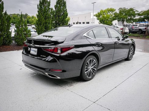 Used 2022 Lexus ES 350 w/ Premium Package FWD image 10