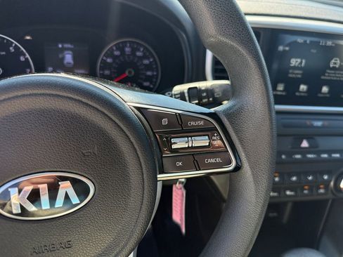 Used 2020 Kia Sportage LX AWD/4WD image 18