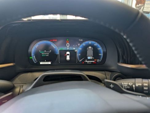 New 2025 Toyota Crown Signia Limited w/ Advanced Technology Package image 20