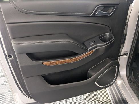 Used 2017 Chevrolet Suburban Premier image 30