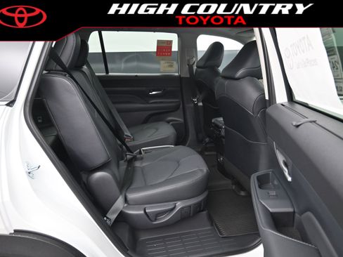 New 2026 Toyota Grand Highlander FWD image 10