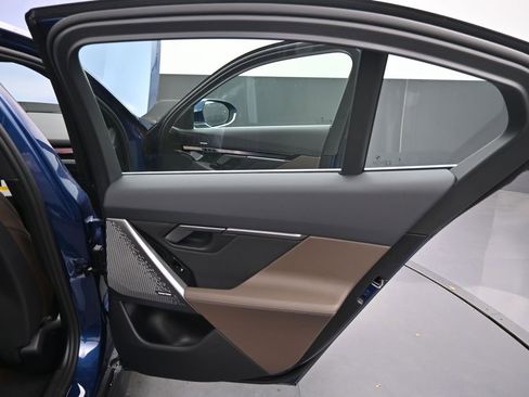 New 2027 BMW 530i RWD image 23