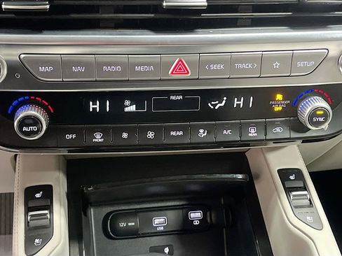 Used 2021 Kia Telluride EX w/ EX Premium Package FWD image 16